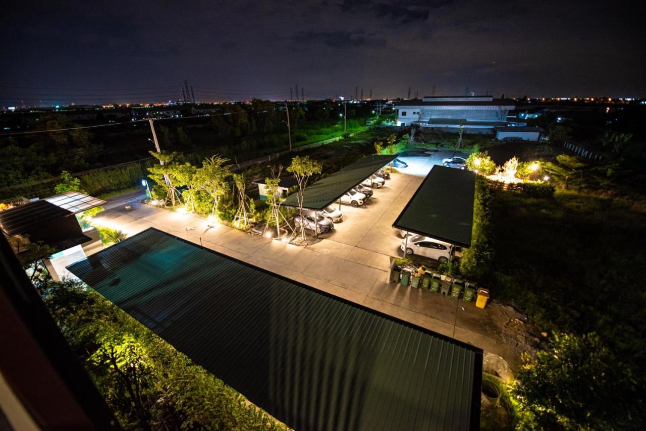 The Living Hotel Samutprakan Банг Бо Экстерьер фото