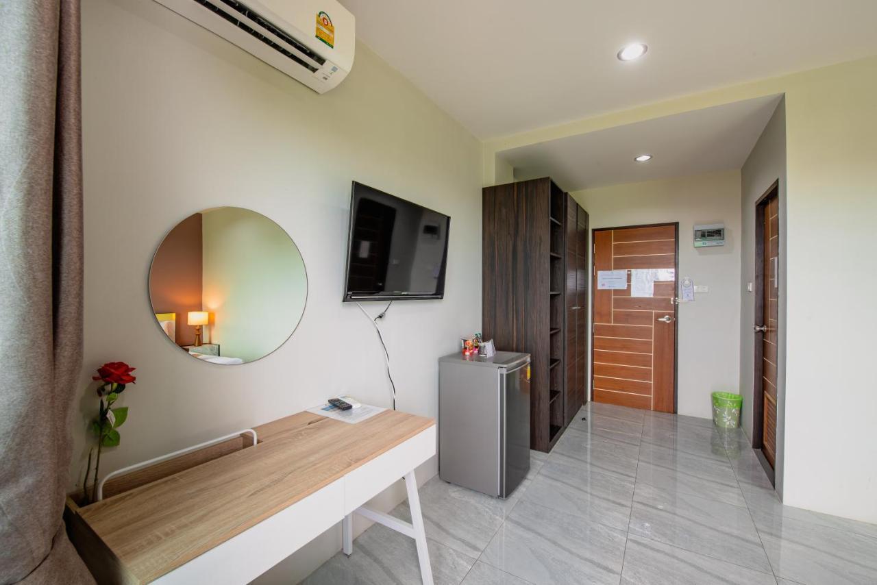 The Living Hotel Samutprakan Банг Бо Экстерьер фото