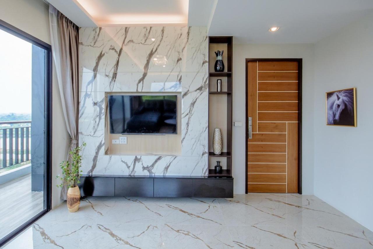 The Living Hotel Samutprakan Банг Бо Экстерьер фото